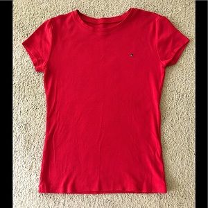 🆕🔥TOMMY HILFIGER REALLY CUTE RED CREW NECK T SHIRT/TH EMBROIDERED EMBLEM NWOT!